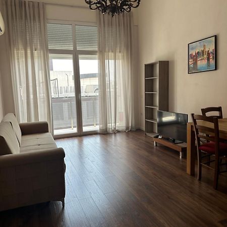 Ambassador Tirana Apartment מראה חיצוני תמונה