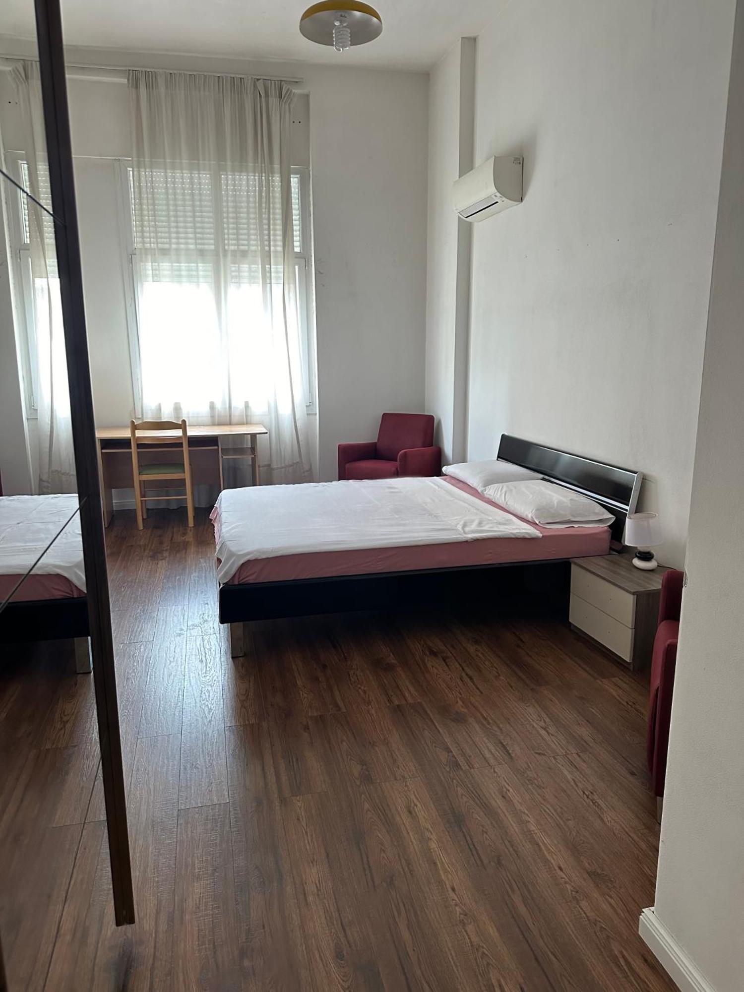 Ambassador Tirana Apartment מראה חיצוני תמונה